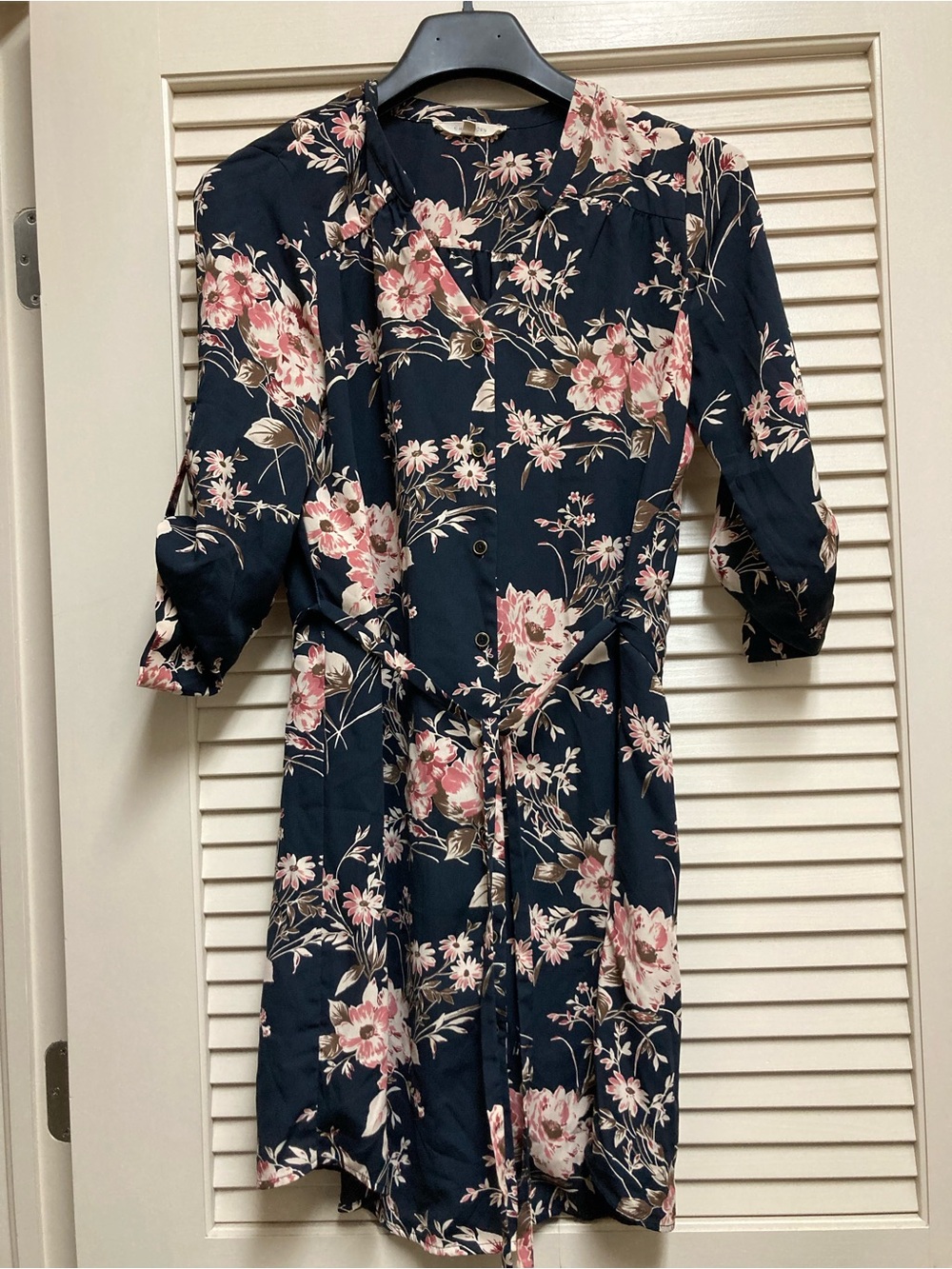41 Hawthorn Navy Floral Button Front Dress Small
